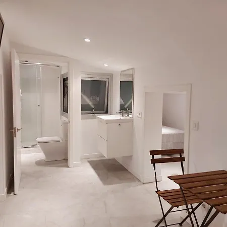 Se Alquila Buhardilla En Pleno Casco Historico De Portonovo Apartmán *