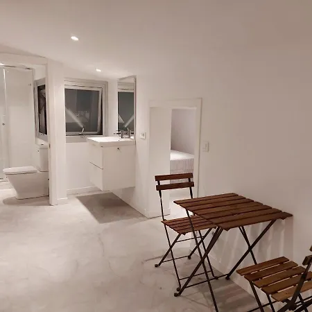 Se Alquila Buhardilla En Pleno Casco Historico De Portonovo Apartmán